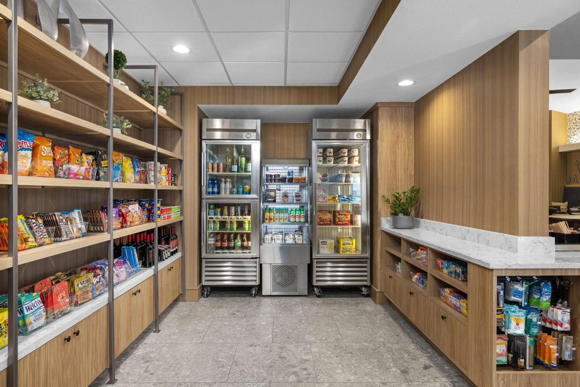 圣迭戈机场自由站希尔顿惠庭套房酒店 圣地亚哥 外观 照片